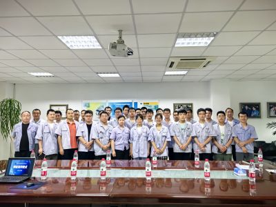 精川智能舉行2023屆畢業(yè)生迎新見(jiàn)面會(huì) 暨“師徒簽約儀式”